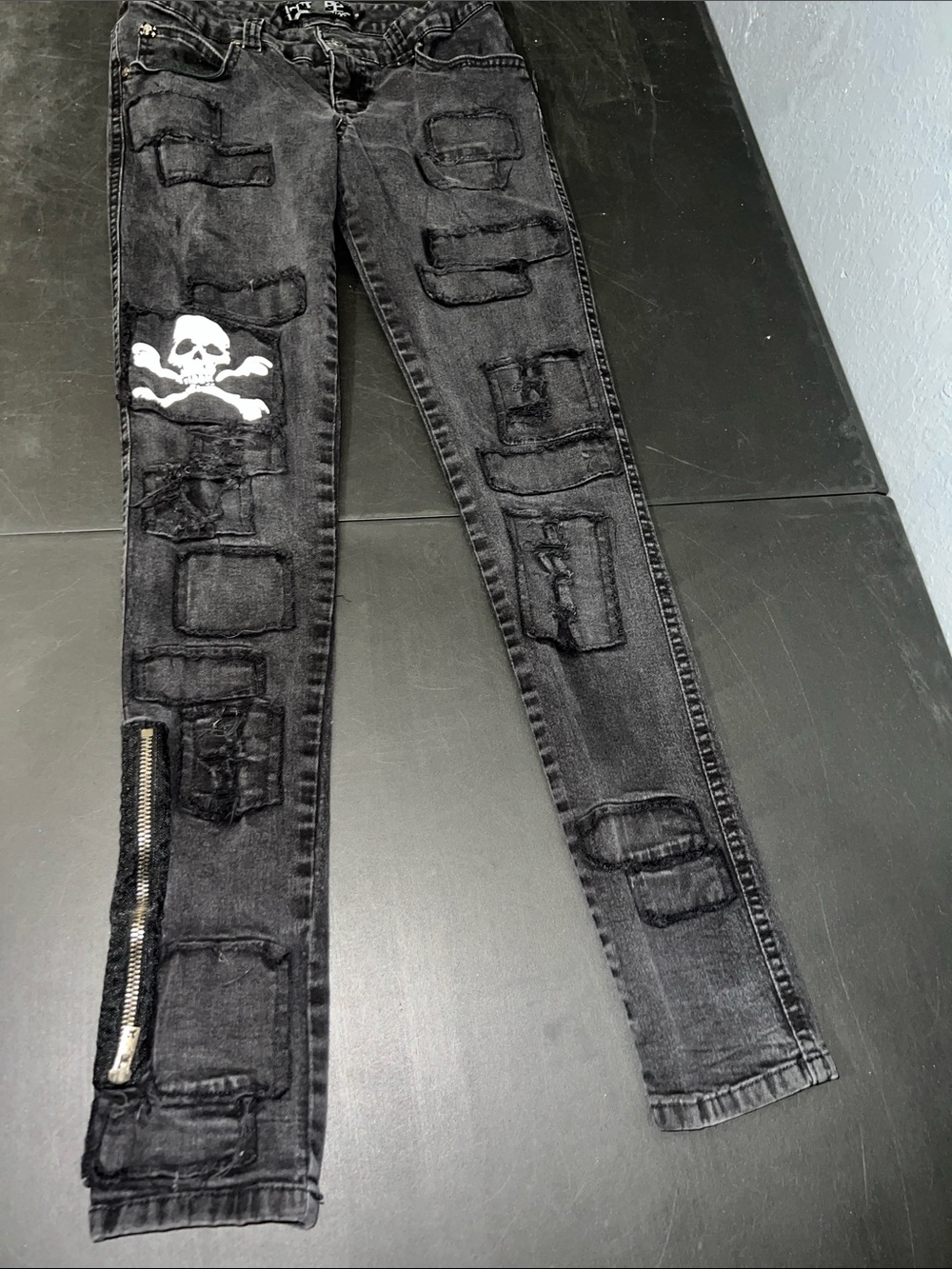 Tripp NYC Black Skinny Jeans with White Skull Patch - Picture 3 of 9